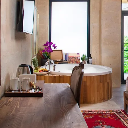 Hotel Cappadocia Pyramid Stone House