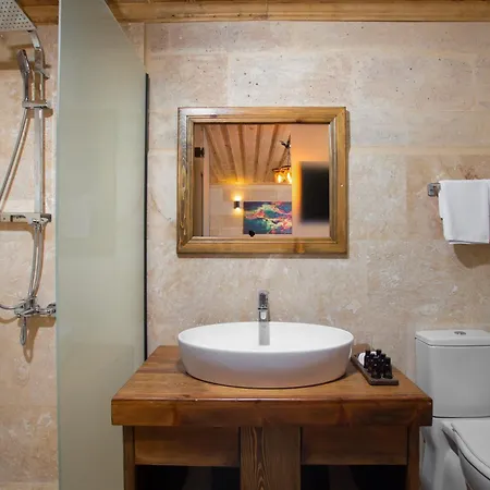Cappadocia Pyramid Stone House Hotel