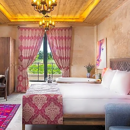 Hotel Cappadocia Pyramid Stone House Uchisar
