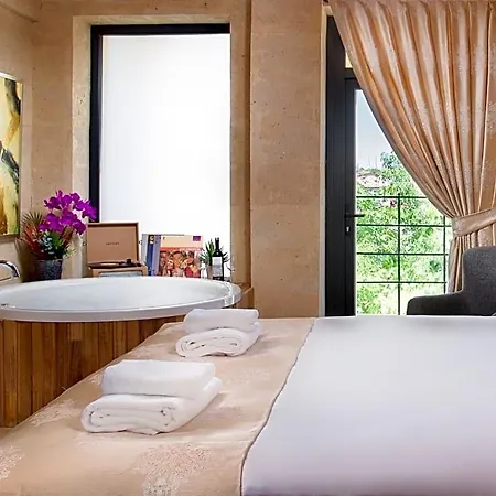 Hotel Cappadocia Pyramid Stone House