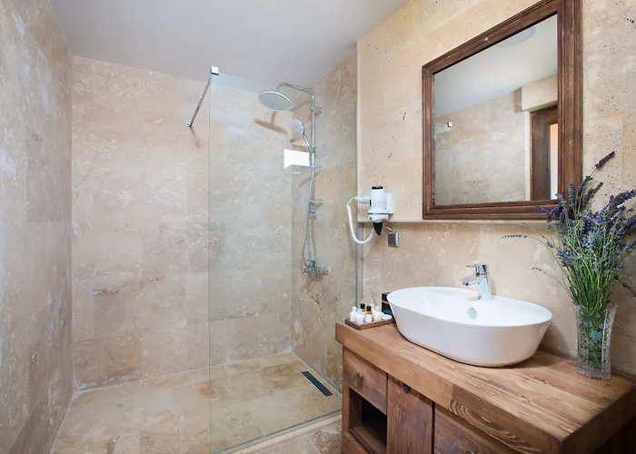 Cappadocia Pyramid Stone House Üçhisar